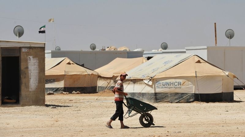 Uprchlický tábor Zaatari nabírá denně až tisíce lidí.