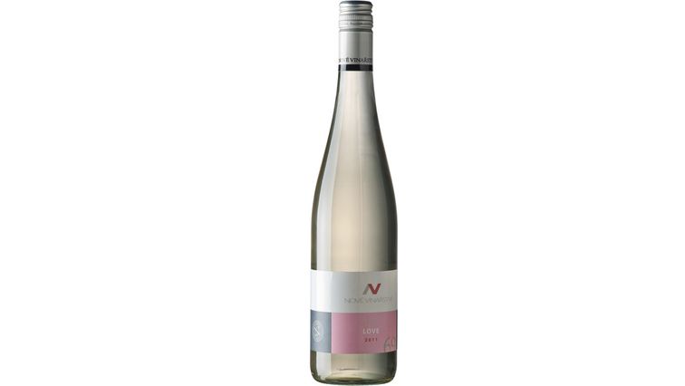 Speciální víno lásky LOVE 69 představuje cuvée Tramínu a Muškátu Ottonelu, dvou výrazných aromatických odrůd, díky čemu má víno velmi podmanivou vůni a chuť. 