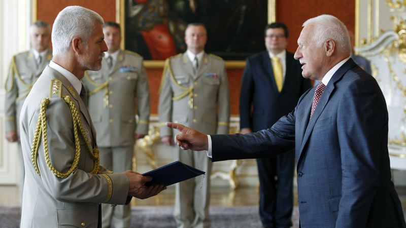Prezident Václav Klaus jmenoval Petra Pavla náčelníkem generálního štábu.