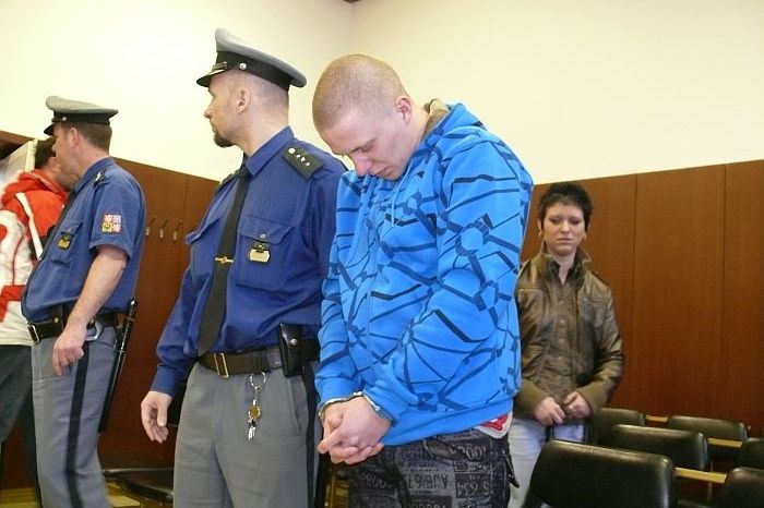 Obžalovaný Jiří Machala u soudu vysvětluje útok šroubovákem na hosta ostravské restaurace.