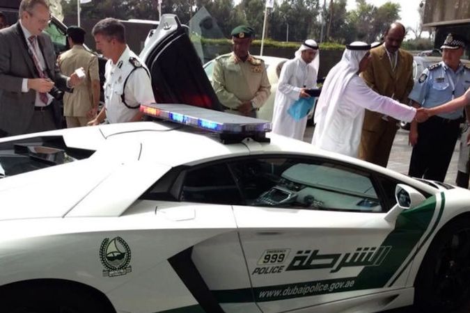 BEZ KOMENTÁŘE: Policie v Dubaji si na dálniční piráty pořídila lamborghini