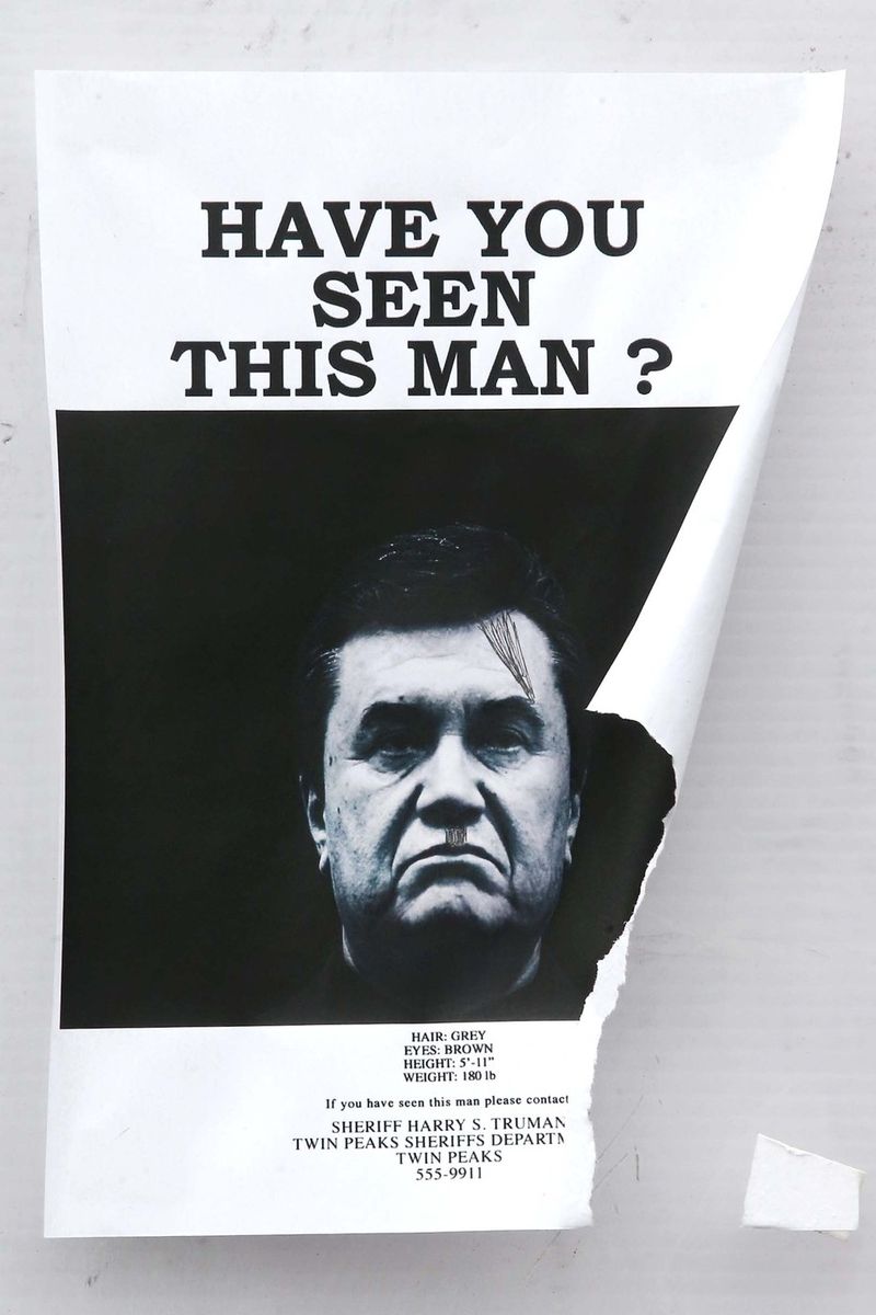 Jeden z plakátů se svrženým prezidentem Janukovyčem, který se v posledních dnech objevil v Kyjevě.