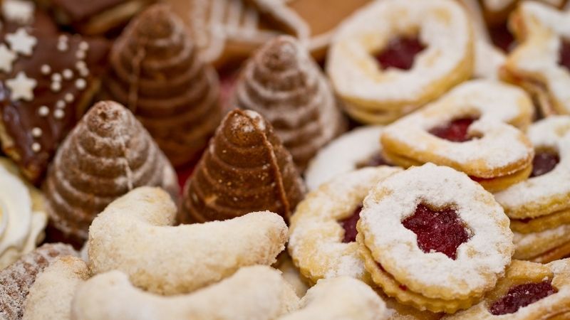 Vánoční cukroví peče většina českých domácností.