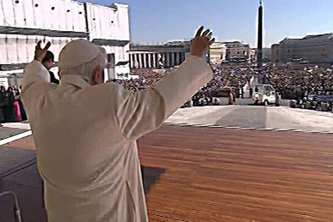 BEZ KOMENTÁŘE: Benedikt XVI. se naposled představil veřejnosti v roli papeže