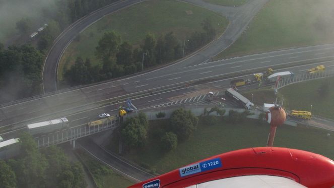 Letecký pohled na nehodu na dálnici D1
