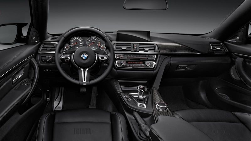 BMW M4 i nová M3 mají totožný interiér.