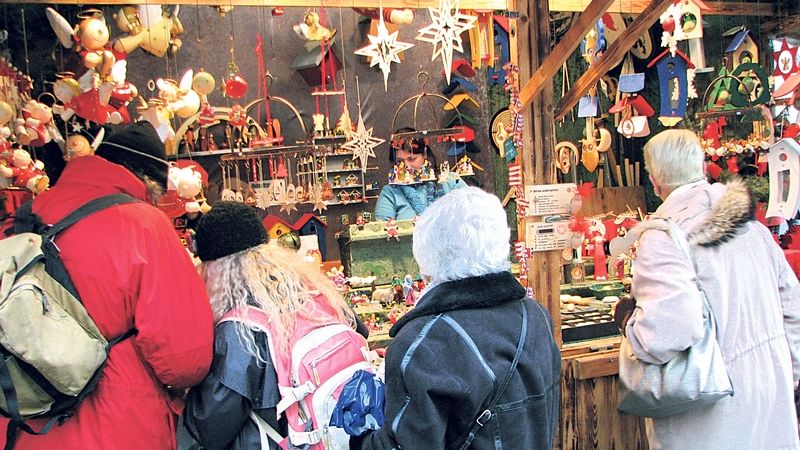 Vláda zakázala vánoční trhy
