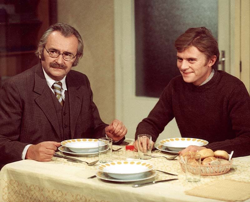 S otcem Jiřím Sovákem v kultovní komedii Marečku, podejte mi pero! z roku 1976, kterou režisér Oldřich Lipský natočil podle scénáře Ladislava Smoljaka a Zdeňka Svěráka.
