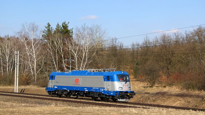 Lokomotiva řady 380. Ilustrační foto.