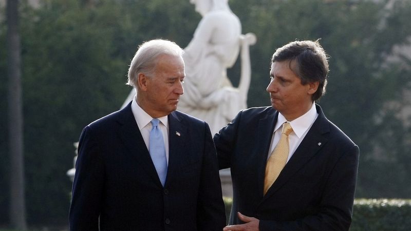 Americký videprezident Joe Biden při pražském setkání s premiérem Janem Fischerem