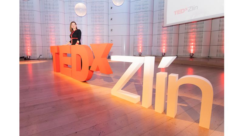 Držitelka licence TEDxZlín Monika Zábojníková, která s myšlenkou tuto konferenci ve Zlíně pořádat přišla jako první.