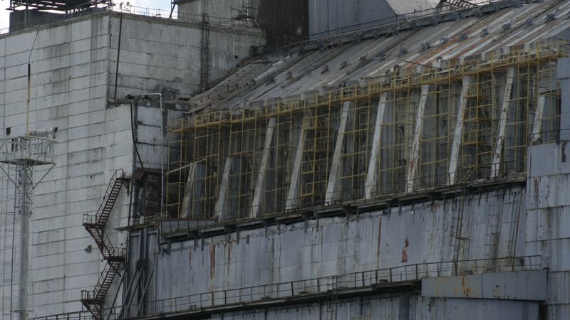 Detailní záběr na vražedný 4. blok černobylské elektrárny