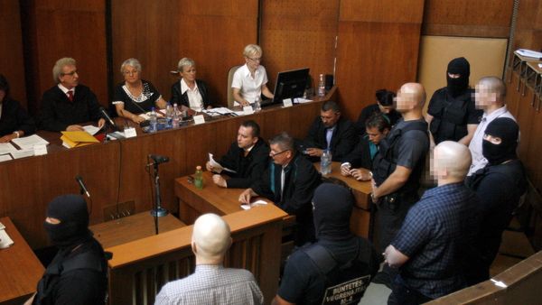Budapešťský soud vynesl tři doživotní tresty.