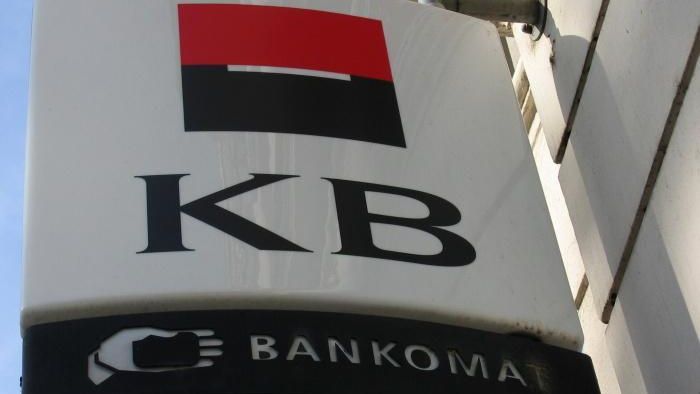 Akcionáři Komerční banky schválili hrubou dividendu 55,50 Kč na akcii