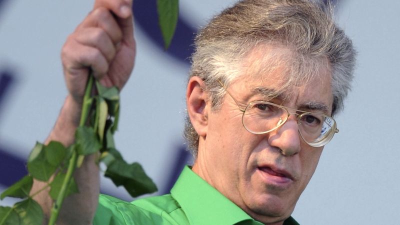 Zemřel bývalý italský ministr Umberto Bossi