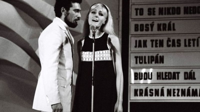 Waldemar Matuška a Helena Vondráčková na Bratislavské lyře 1968, píseň To se nikdo nedoví získala stříbrnou lyru.