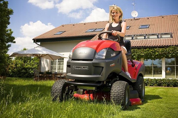 „Moderní traktory jsou snadno ovladatelné a komfortní i pro ženy“