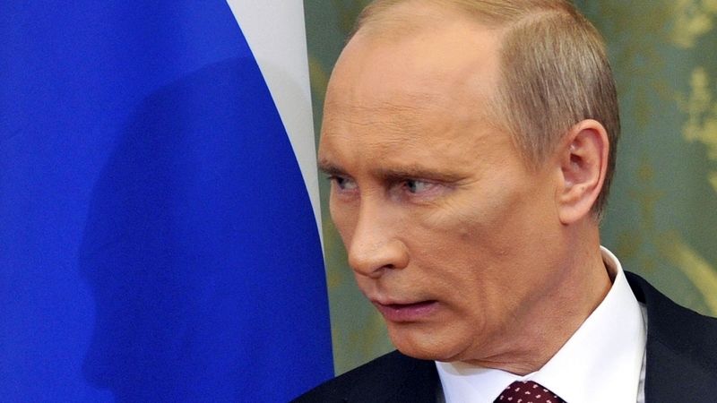 Ruský premiér Vladimir Putin s oteklým obličejem