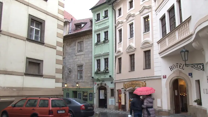 Nejuzsi Dum V Cesku Je Zrejme V Praze Slouzil Jako Nevestinec