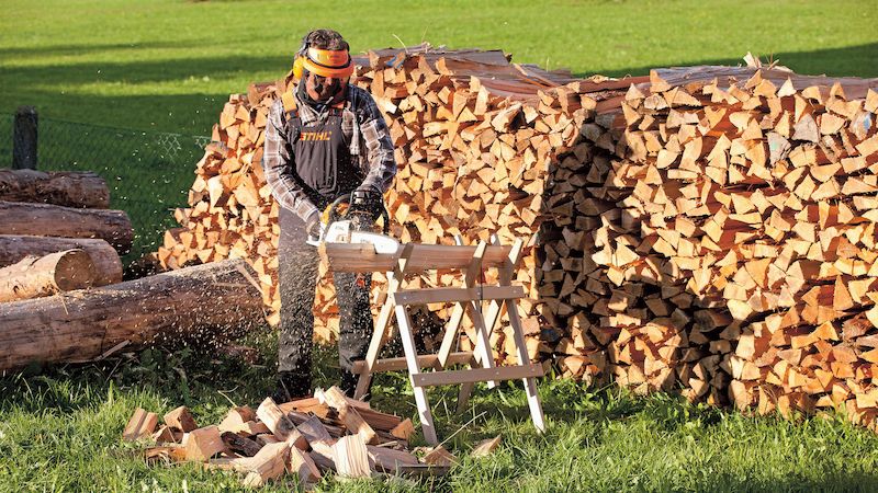 Jak bezpecne Rezat dřevo?
