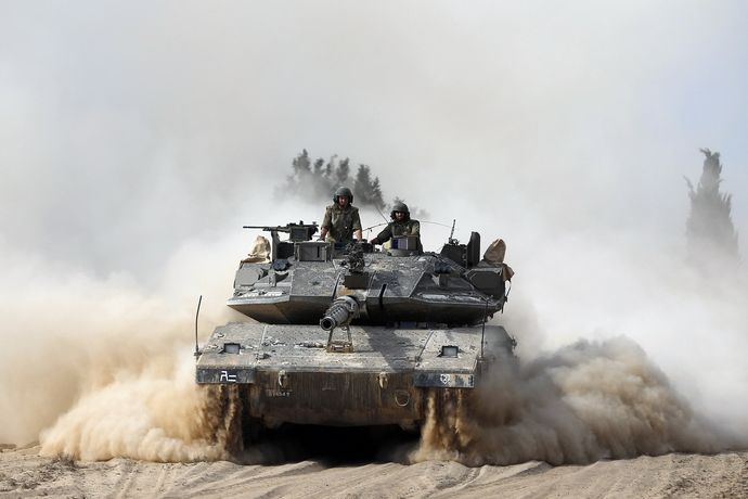 Izraelští tankisté u pásma Gazy