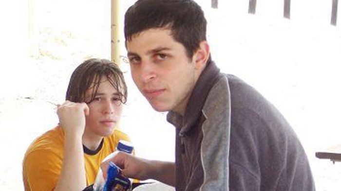 Unesený izraelský voják Gilad Šalit (v popředí)