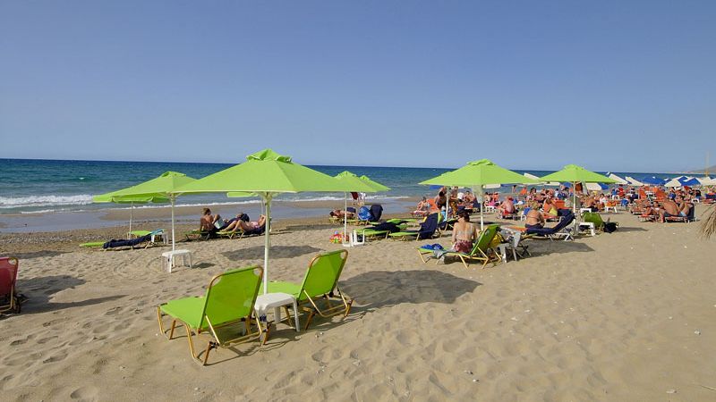 Výhodou pláží na Krétě je fakt, že vstup do vody bývá u většiny z nich pozvolný, vhodný i pro méně zdatné plavce.