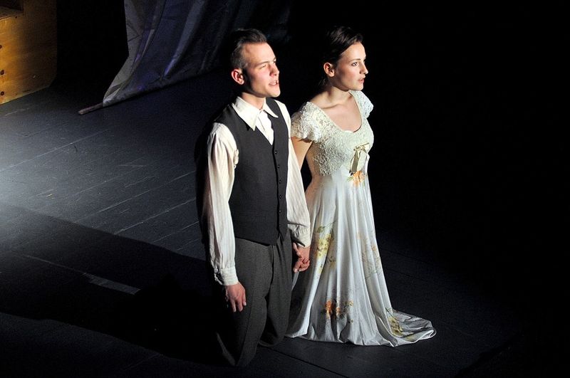 Petr a Lucie v podání Divadelního souboru Lázně Toušeň