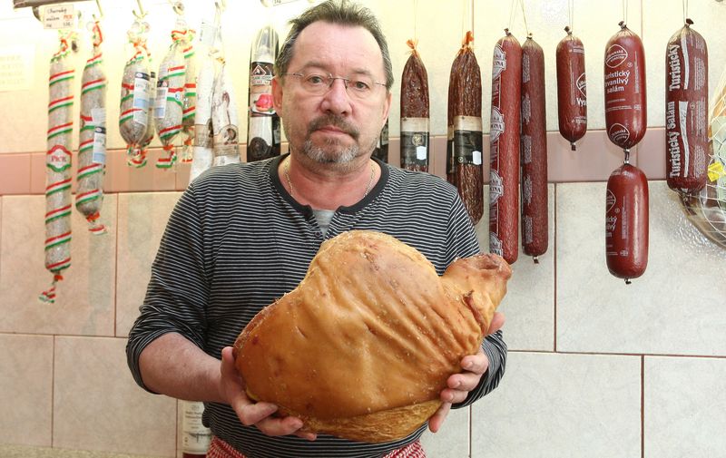 „Nechci říct, že chci opět Čechy naučit jíst uzeninu. Oni ji jedli vždycky,“ říká Hynek Cibulka s tím, že teď by ale mohla být kvalitnější. 