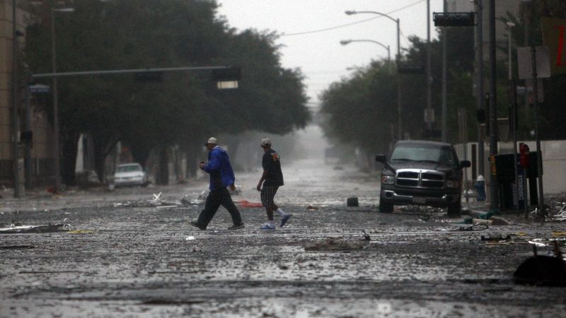 Město Houston poté, co se jím přehnal hurikán.