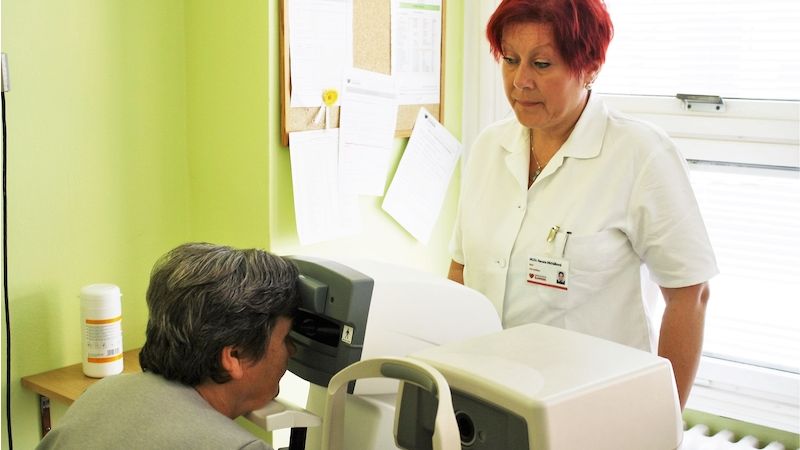 Novým přístrojem se Nemocnice Šumperk může v České republice pochlubit jako jediná, přišel ji na více než půl milionu korun. 