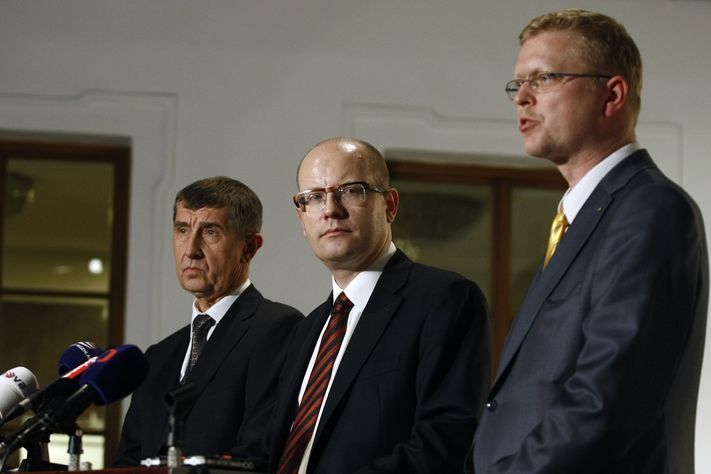 Vyjednavači všech tří zleva Andrej Babiš, Bohuslav Sobotka a Pavel Bělobrádek
