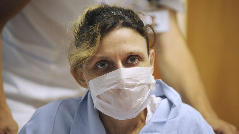 Šestačtyřicetiletá žena je tisící pacientkou, které byla v IKEM transplantována játra.