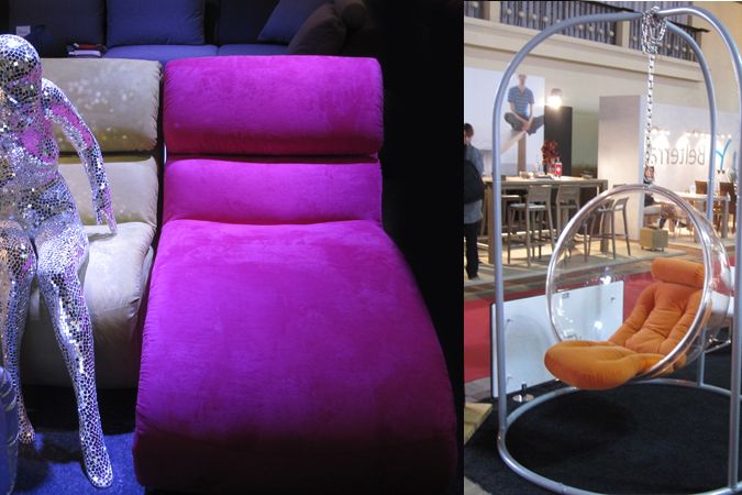 Zleva: nábytek firmy Cozy Concept- rohová modulární sedací souprava Ceylon, vpravo: závěsné křeslo od Mija-Therm.