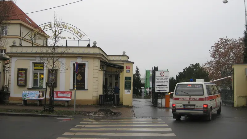 Prazske Nemocnice Zakazuji Kvuli Chripkove Epidemii Navstevy