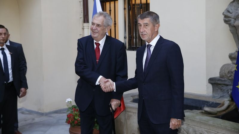 Prezident Miloš Zeman s premiérem Andrejem Babišem