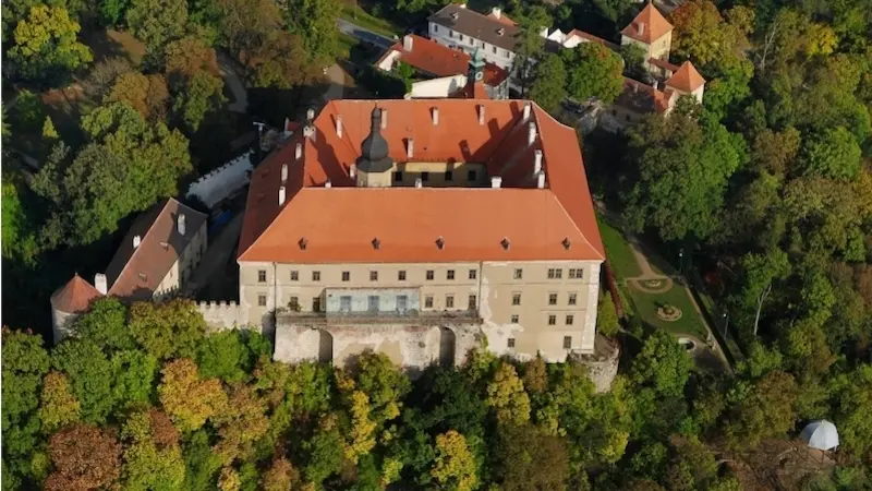 Trojnasobnym Vrahem Na Zamku V Namesti Nad Oslavou Byl Zahradnik