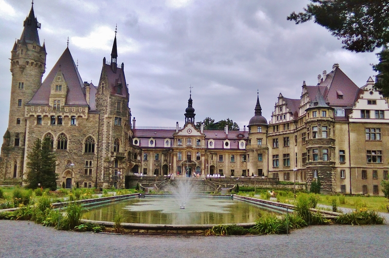 Pohádkový zámek Mošna patří mezi deset nejhezčích v Evropě. Víte, kde jej  hledat? - Novinky.cz