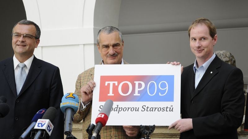 Miroslav Kalousek, Karel Schwarzenberg a Jan Gazdík s novým logem TOP 09.