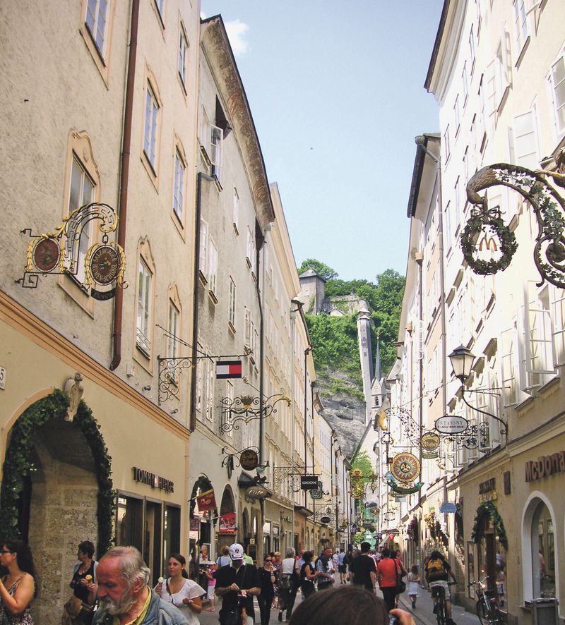Do Obilné uličky zavítá za nákupy většina turistů.