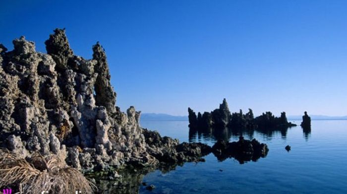Jezero Mono v Kalifornii