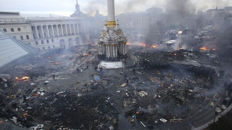 Kyjevské náměstí Nezávislosti se proměnilo v bojiště.