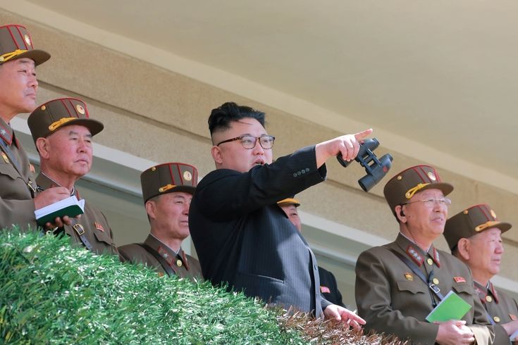 Severokorejský vůdce Kim Čong-un při přehlídce severokorejské armády