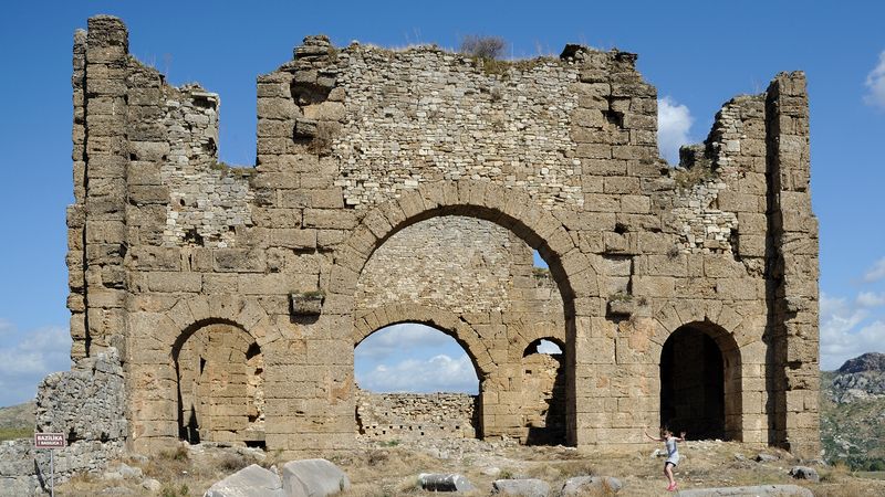 Aspendos - místo, kudy kráčely dějiny. e vidět, že místní bazilice daly dost zabrat.