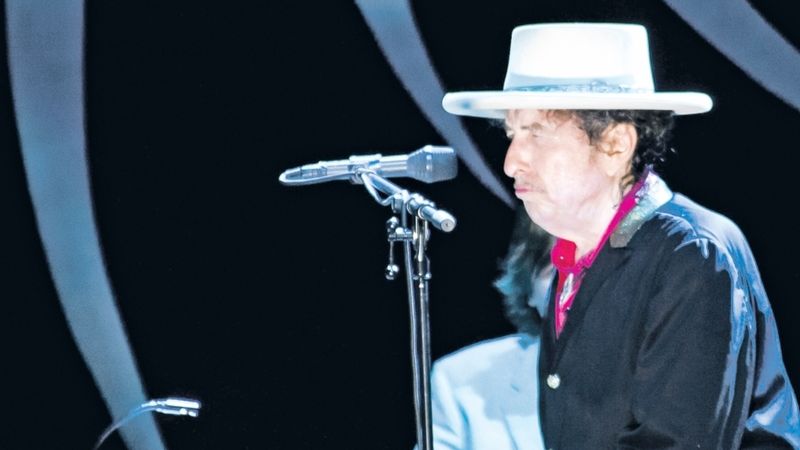Na koncertu Boba Dylana v Praze se nesmělo fotografovat. Dylan to zakazuje již několik let. Tento snímek je z roku 2011. 