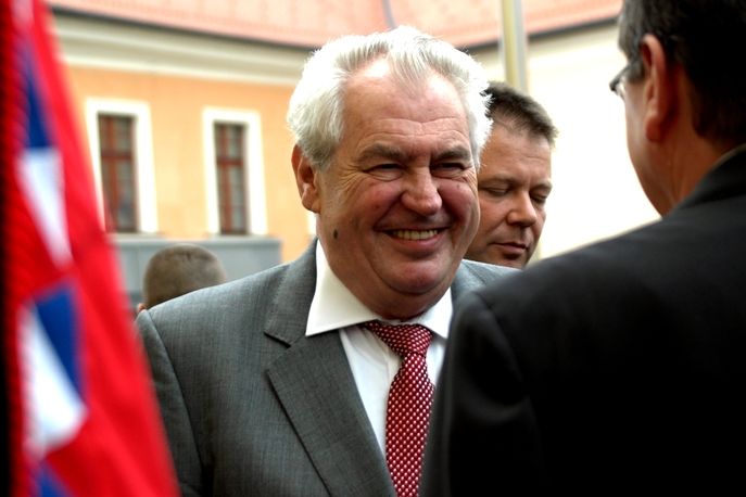 První zastávkou prezidenta Miloše Zemana v Královéhradeckém kraji byla návštěva krajského úřadu.
