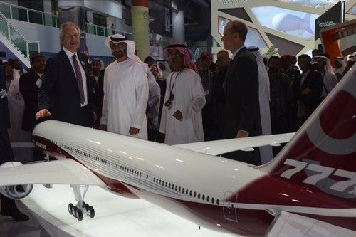 Zájem o nový letoun Boeing777X projevily Emirates už na loňském veletrhu v Dubaji, nyní podepsaly objednávku na 150 těchto letadel.