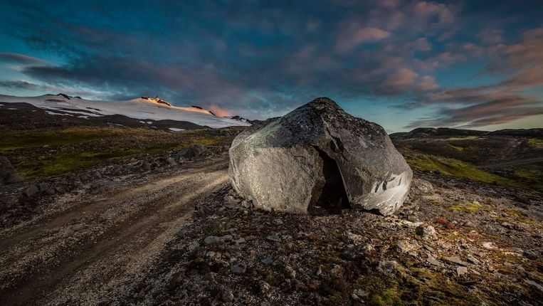 Na Islandu se říkává, že v podobných obřích kamenech žijí skřítci.