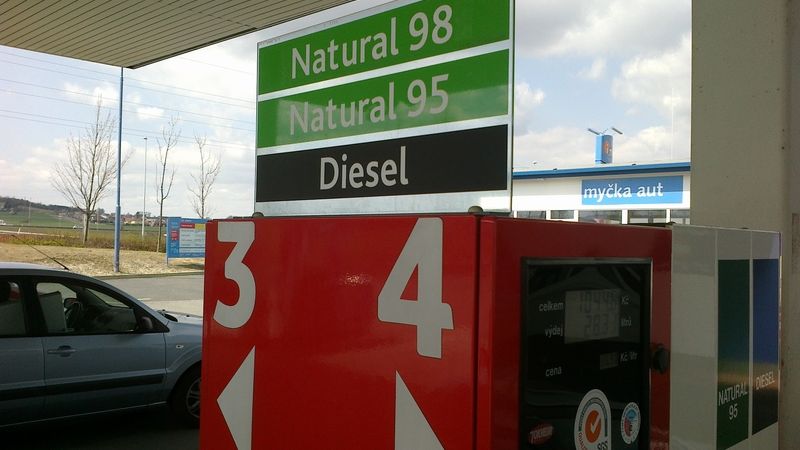 Povolenky pro domácnosti se o rok posunou, hrozí tím ale jejich zdražení