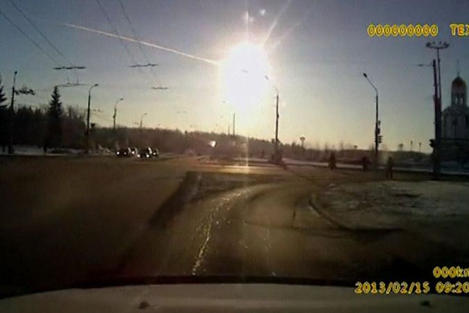 BEZ KOMENTÁŘE: Meteorický roj nad Uralem zachycený z různých míst